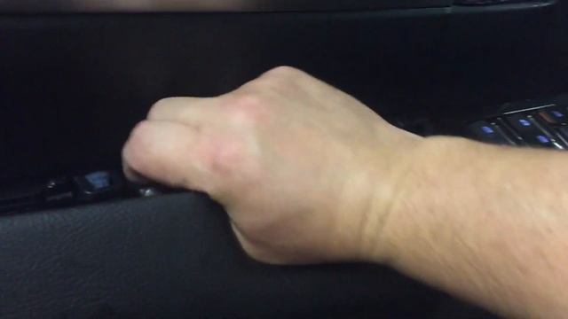 Как снять дверную карту с Toyota Hilux 2020 год выпуска. смотреть онлайн