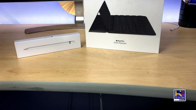 Unboxing 10.5" iPad Pro in 4K (Silver) [Keyboard & Pencil] смотреть онлайн