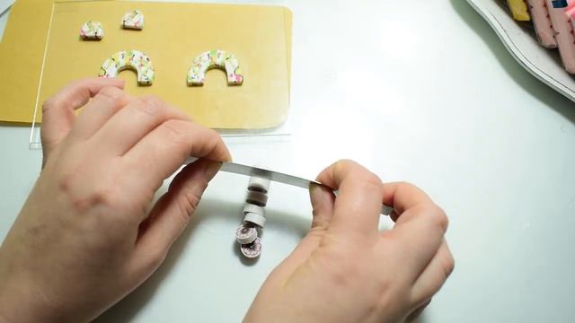 DIY: Серьги из полимерной глины / Видео мастер класс по лепке / Делаем украшения из полимерной глин смотреть онлайн