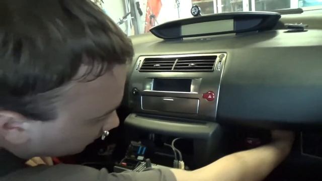 Диагностика Ситроен С4 и подключение AUX смотреть онлайн