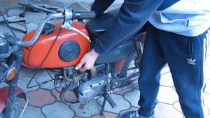 Работа мопеда Карпаты с резинкой от зажигалки на игольчатом клапане карбюратора