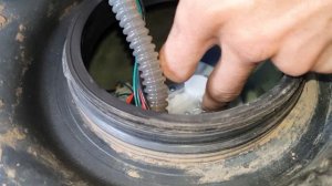 Как заменить топливный насос на Форд фокус.  / снимаем топливный бак.