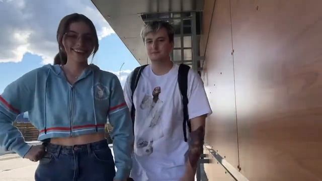 ? Злой шлепнул Барби по жопенделю смотреть онлайн