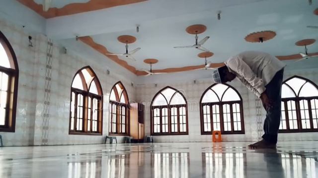 Bangla Islamic Song ।।মুয়াজ্জিনে ডাকে তোমায় আল্লার পথে যাও