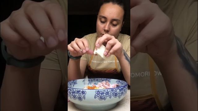 Салат с грудинкой?#shorts #recipe #готовка #салат #рецепт #салатыизакуски #асмр #едаялюблютебя смотреть онлайн