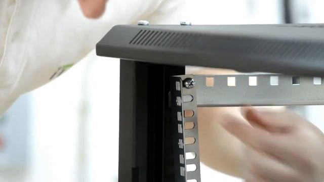 Сборка телекоммуникационного шкафа ITK серии LINEA W смотреть онлайн