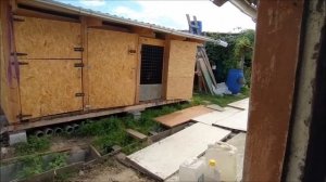 Собака лает в вольере днём и ночью. Что делать? Как успокоить? Как отучить?