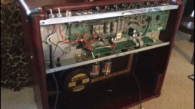 "93 Fender Blues DeVille Custom Tolex/Vinyl wrap. смотреть онлайн