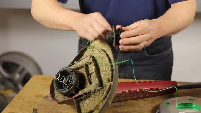 How to Replace the String on a Toro Trimmer : Lawn Care & Power Tools смотреть онлайн