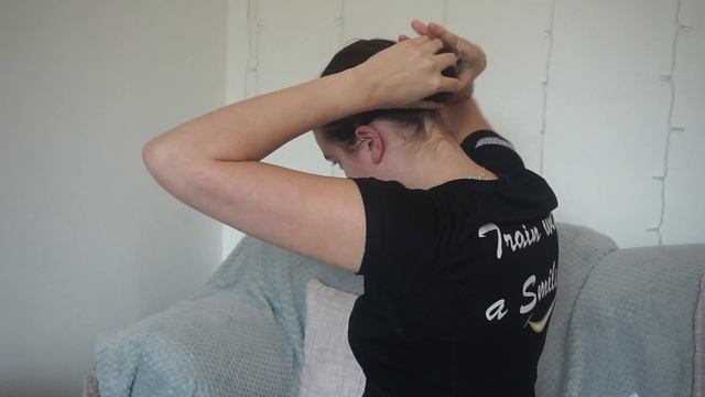 How to put on a swim hat | Tutorial смотреть онлайн