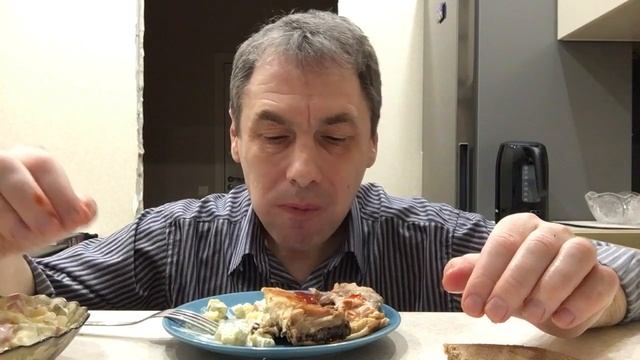 МУКБАНГ / ОЛИВЬЕ / КУРОЧКА ЖАРЕНАЯ