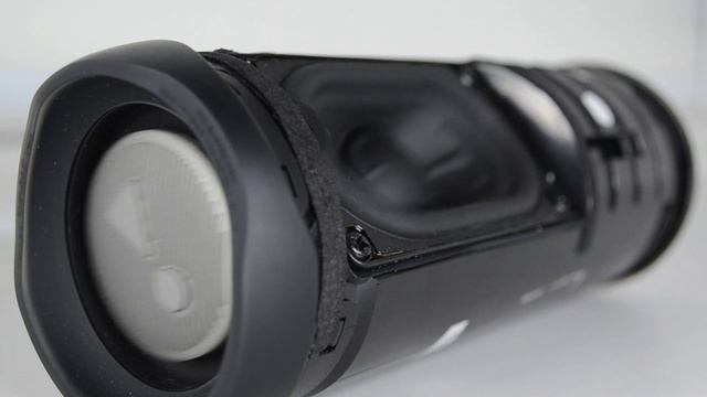 Колонка JBL FLIP 5 LFM 60% Bass Test РЕАКЦИЯ НА ПЕСНИ В ЗАКАТАХ смотреть онлайн