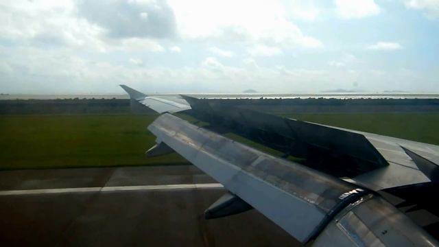 AIR MACAU NX605 A319 landing at Macau airport смотреть онлайн