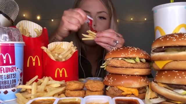 ASMR MOST POPULAR FOOD AT MCDONALDS BIG MAC, OREO MCFLURRY, NUGGETS, CHICKEN SANDWICH смотреть онлайн