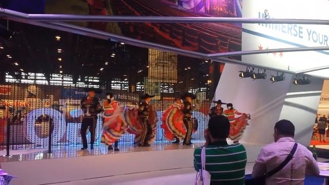 .латиноамериканские мексиканские танцы на выставке в Чикаго. Worrld Routes 2014 Chicago смотреть онлайн