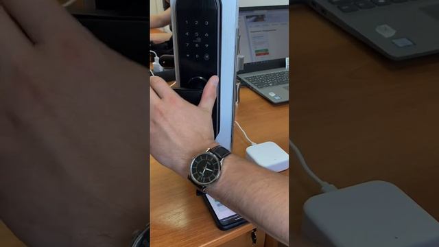 Один из четырех способов разблокировки умного замка - онлайн, нажав на кнопку в личном кабинете смотреть онлайн