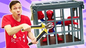 Игры супергерои и машинки - Человек Паук и приманка для Злодеев! - Видео игрушки для мальчиков