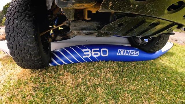 Kings Inflatable Kayak vs 2,500KG 4WD! смотреть онлайн