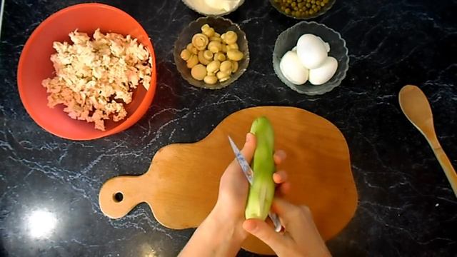 Салат Курица с Маринованными Грибами и Свежим Огурцом! Рецепты Салатов! смотреть онлайн