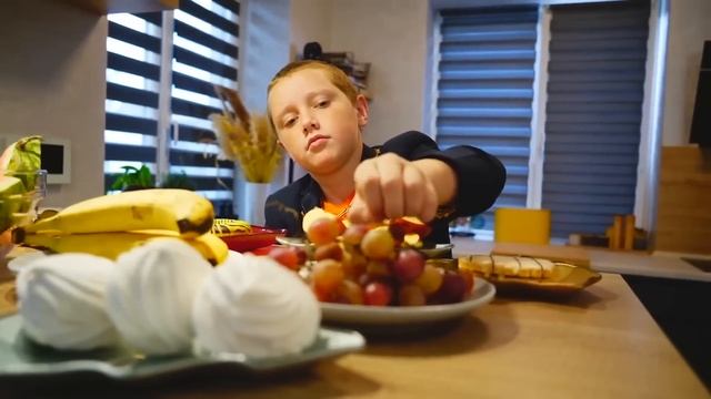 ОТКАЗАХ СЕ ОТ УЧИЛИЩЕТО И СТАНАХ МИЛИОНЕР! смотреть онлайн