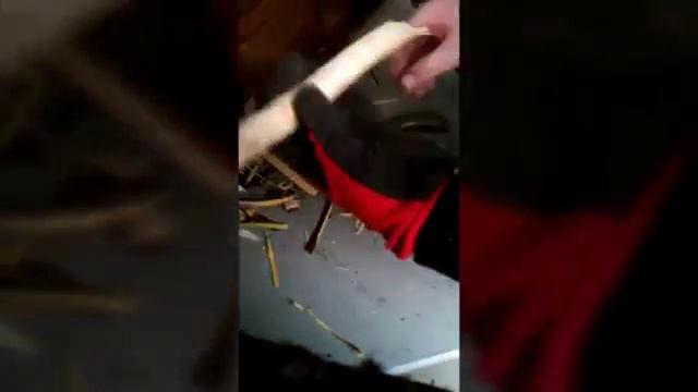 Как сделать рогатку / how to make a slingshot смотреть онлайн