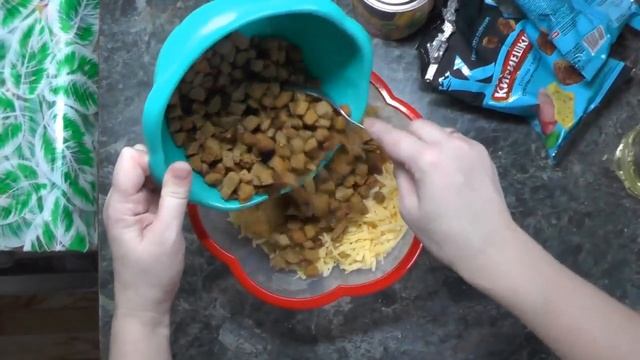 Салат Сырный День смотреть онлайн