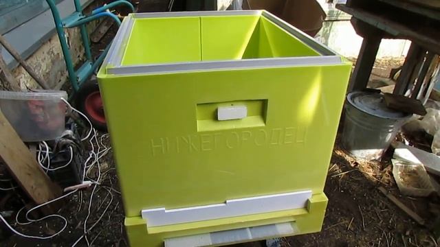 про улей Нижегородец и улей Bienenhaus, пчелу карнику и постановку магазина под весенний мед