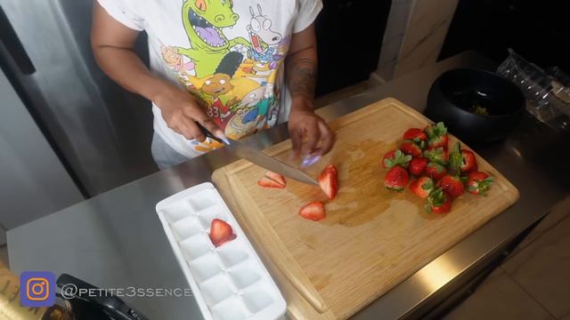 HAPPY VALENTINES DAY! | Let's make a romantic dinner + I made strawberry roses + MORE | Vlog #9 смотреть онлайн