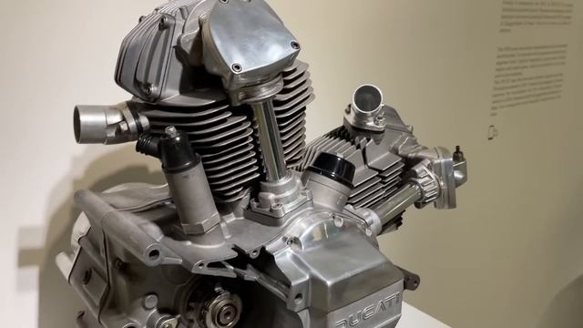 В чем ФЕНОМЕН мотоциклов Ducati. История ЛЕГЕНДЫ