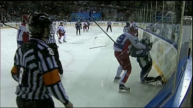 Пять стычек в матче Югра - ЦСКА смотреть онлайн