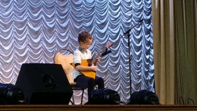 Русская народная, Посею лебеду на берегу. Балалайка смотреть онлайн