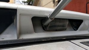 Снятие плафона подсветки номера Peugeot Partner / Citroen Berlingo