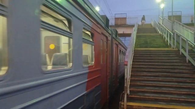 Электропоезда ЭД4М-0501"РЭКС" следует резервом,ЭД4М-0321 с сообщением Москва-Петушки. смотреть онлайн