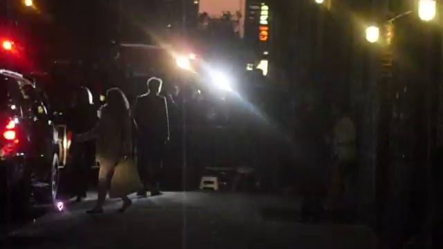 Rob Pattinson leaving Letterman 11/8/11 смотреть онлайн