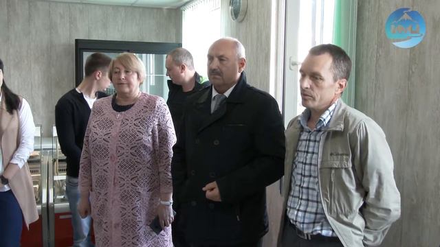 По просьбам жителей в Усть-Камчатске открылся первый специализированный рыбный магазин смотреть онлайн