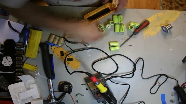 iRobot Roomba Battery Rebuild смотреть онлайн