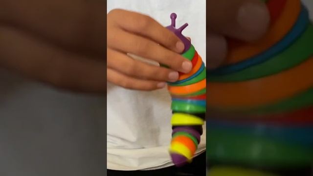 Игрушка Антистресс гусеница, слизень смотреть онлайн