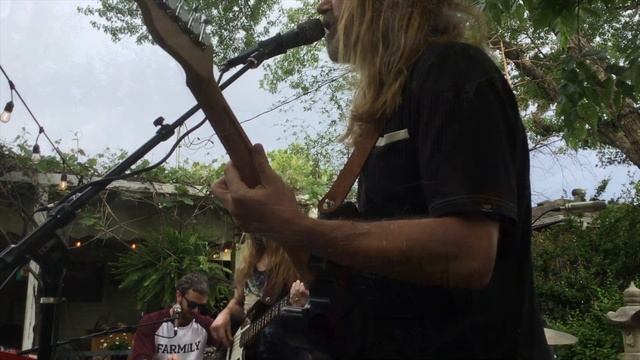 Grant Farm - One Hundred Ways смотреть онлайн