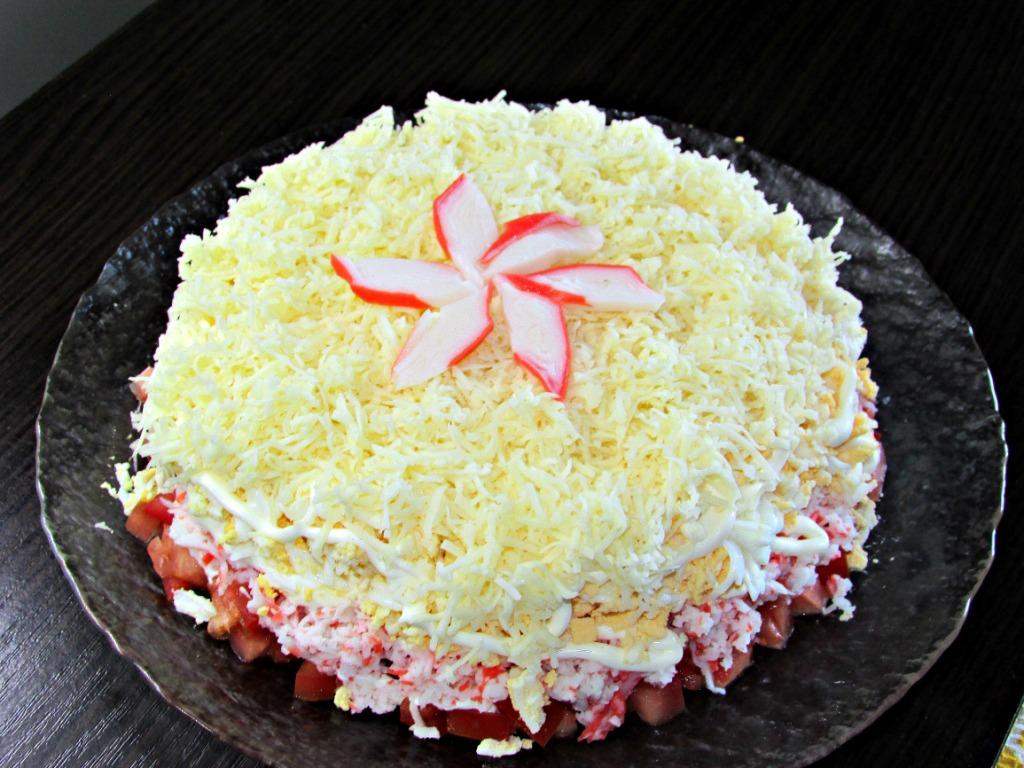 Салат Нежный с крабовыми палочками.mp4