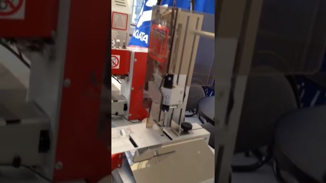 Работа станка для наненсения бирки 2 смотреть онлайн