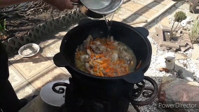Суп без названия в Казане на костре. смотреть онлайн