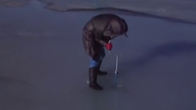 Бурит лунку смотреть онлайн