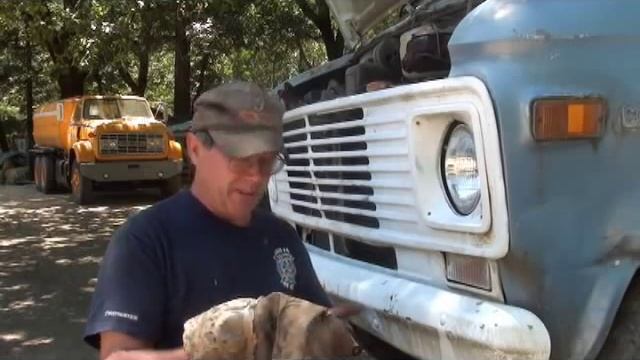 Part 1 Saved From The Crusher 1977 Chevy G 20 3/4 Ton Van Resurrection смотреть онлайн