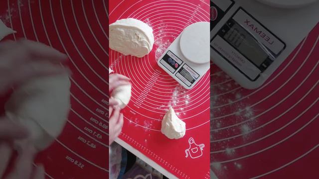 Бургердің булочкалары..... 😋😋😋😋Булочки для бургера. смотреть онлайн
