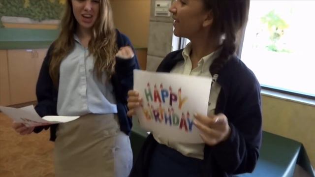 Wendy's "50th birthday" video смотреть онлайн