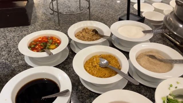 Завтрак в Отеле Равиндра! Паттайя 2023! Как можно все это съесть???? смотреть онлайн