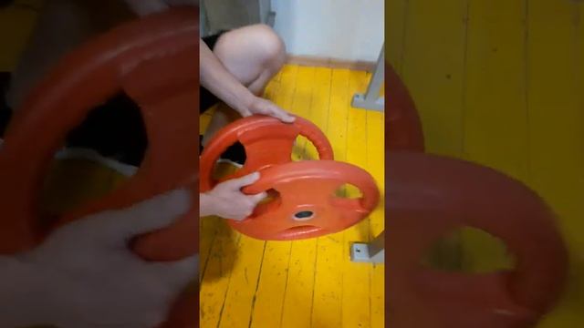 Жим на брусьях.С 25кг и с 50 на 3 раза. смотреть онлайн