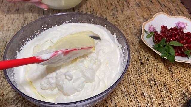 Мусс из белого шоколада!!! Всего 2-а ингредиента и 10 минут Вашего времени!!!!! Шикарный десерт!!!! смотреть онлайн