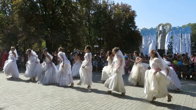 Парад невест в Николаеве смотреть онлайн