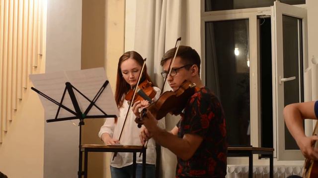 Квартирник56 09.05.2019 - Наутилус Помпилиус "Крылья" - Алан (вокал), София и Даниил (скрипки) смотреть онлайн